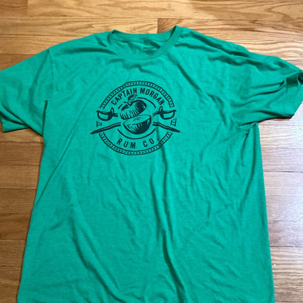 Captain Morgan green tee shirt size large